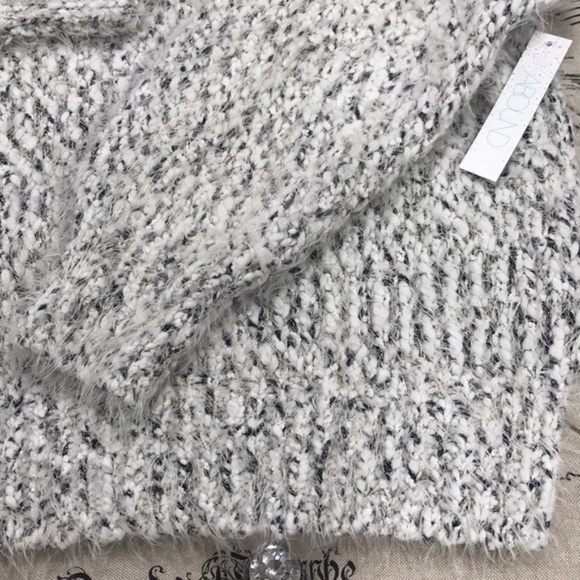 Abound Crew Neck Cozy Sparkle Knit Sweater - Picture 4 of 6